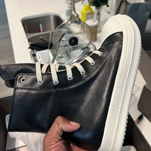 Rick Owens Round-Toe High-Top Sneakers